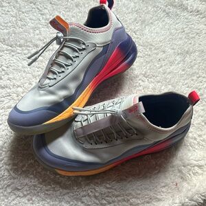 Clove Aeros Desert Sky Sneaker